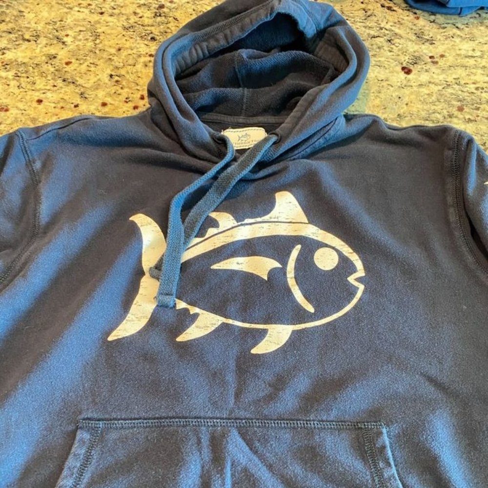 Southern Tide men’s medium sweatshirt